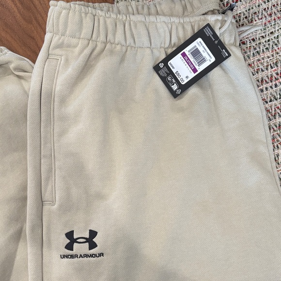 Under Armour men’s Beige Joggers - Picture 2 of 3